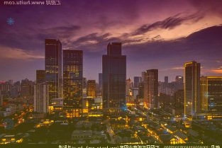 美股收高，拼多多、愛(ài)奇藝跌逾7%，小鵬汽車(chē)跌超9%，嗶哩嗶哩大跌14%